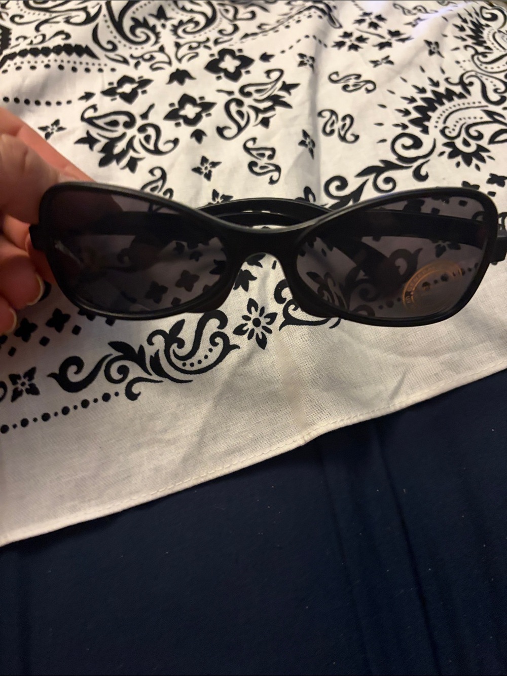 Women's Black Fashion Sunglasses - Sleek Everyday Style